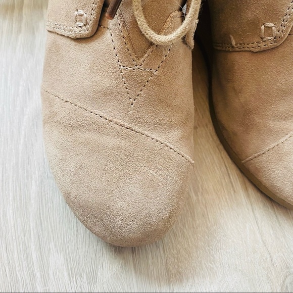 Toms Suede Desert Wedge Lace Up Booties Tan Sz 8 - Picture 5 of 11